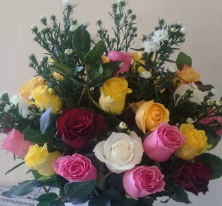 Mixed rose bunch in vase
